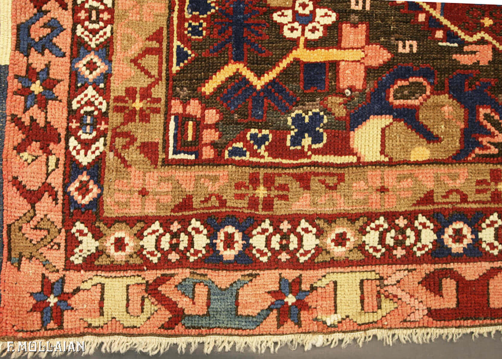 Stylized Motif Caucasian Seychour (Zeikhur) Dark field Rug n°:46589236